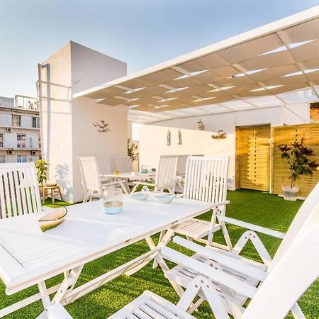 Neoclassical Apartment With 2 Bedrooms In Pireu Exterior foto